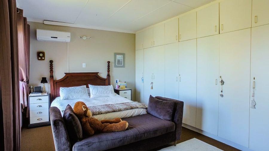 3 Bedroom Property for Sale in Wavecrest Eastern Cape